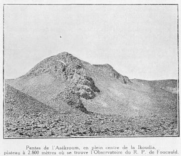 Pentes de l'Asékroum, en plein centre de la Ikoudia...